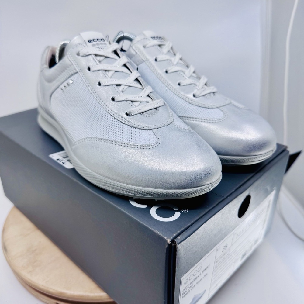 ECCO Street EVO‎ One Golf Shoes Womens 7-7.5 38 White sliver Leather spikeless